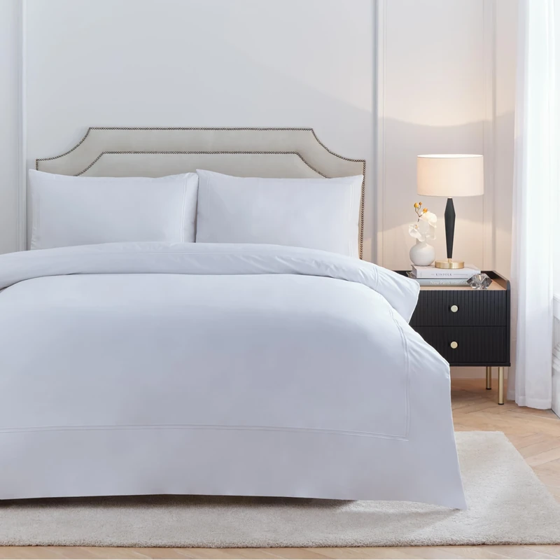 Paoletti Elara Duvet Cover Set – Luxury 200 Thread Count Cotton Embroidered Border Bedding Set (White - Super King)