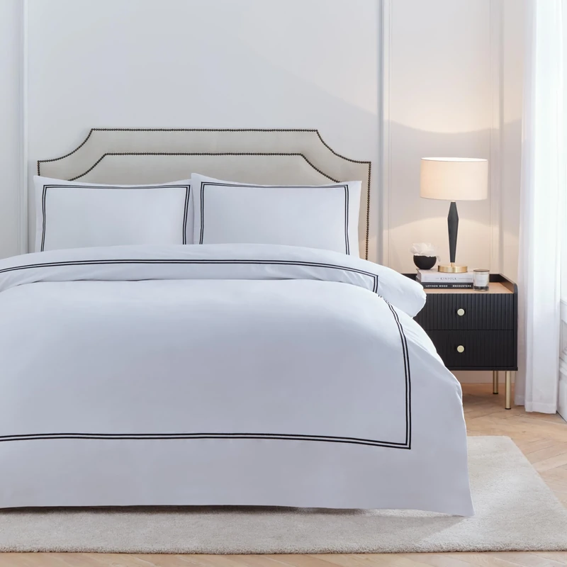 Paoletti Elara Duvet Cover Set – Luxury 200 Thread Count Cotton Embroidered Border Bedding Set (Black - King)
