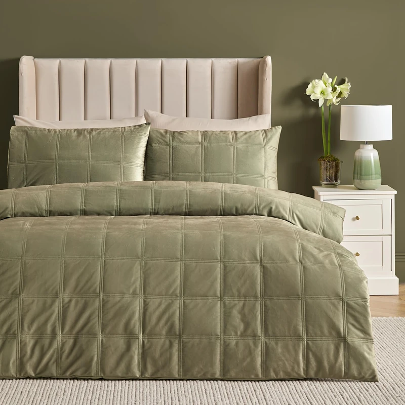 Soiree Brighton Square Velvet Duvet Cover Set King 230 x 220cm – Green Checkered Velvet Bedding, Soft Touch Polyester, Includes 2 Pillowcases