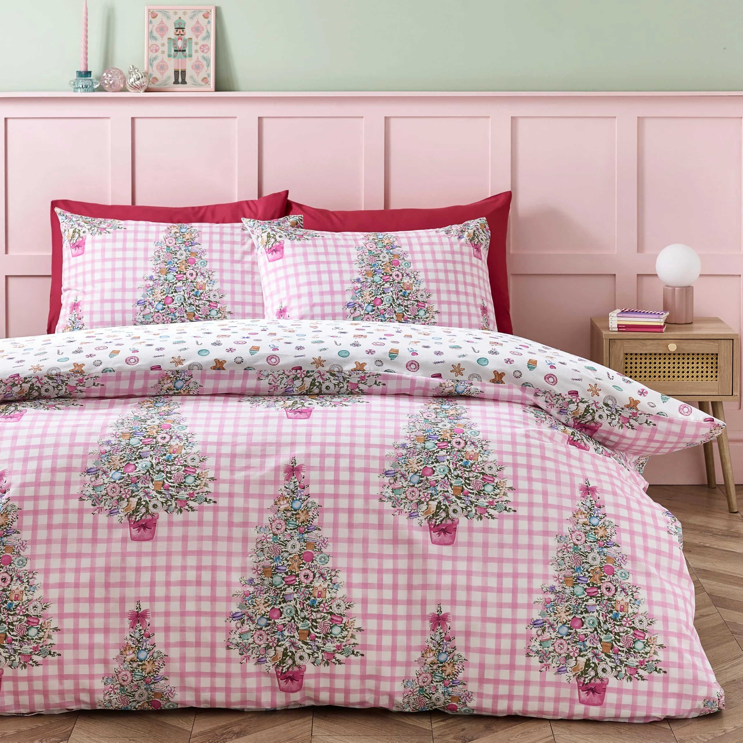 Catherine Lansfield Christmas Sweets and Treats Reversible Double Duvet Cover Set with Pillowcases Pink