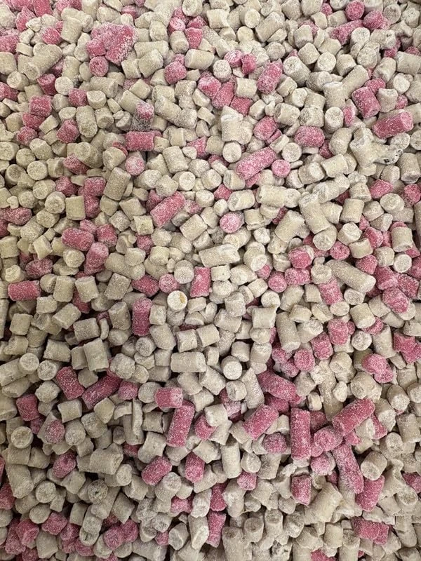 2 kg High Energy Wild Bird Suet Pellets – Premium All Season Nutritious Feed for Garden Birds – Mealworm Berry Insect Mix – High Fat Energy Food – Attracts Robins Tits Finches Songbirds