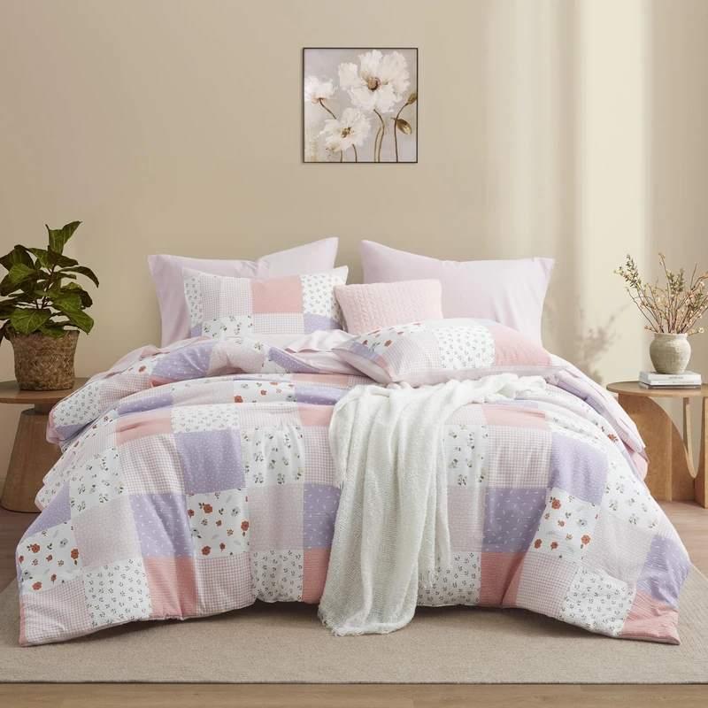 Oli Anderson Queen Comforter Set, 7 Pieces Misty Pink Floral Seersucker Bed Comforter, Patchwork Reversible Bed in a Bag with Comforter, Sheets, Pillowcases & Shams (Misty Pink, Queen)
