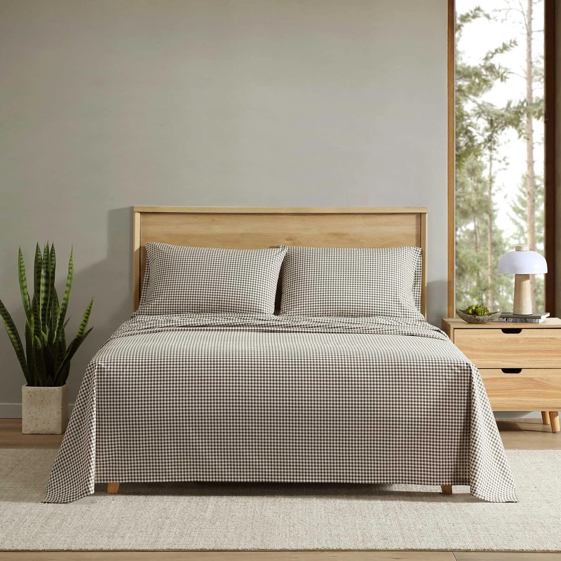 Eddie Bauer - King Sheet Set, Crisp & Cooling Sheets w/a Naturally Smooth Cotton Percale Lightweight Feel - Matching Pillowcases & Deep Pocket Fitted Sheet (Harrison Brown)