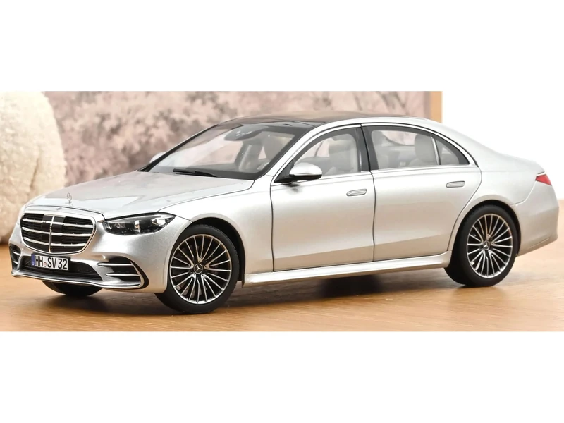 Norev Mercedes-Benz S-Class AMG-Line 2021 - 1/18 Silver - Image 1