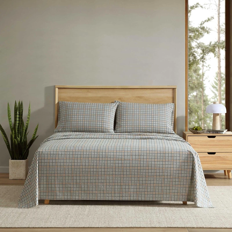 Eddie Bauer - Queen Sheet Set, Crisp & Cooling Sheets w/a Naturally Smooth Cotton Percale Lightweight Feel - Matching Pillowcases & Deep Pocket Fitted Sheet (Griffin Plaid Beige)