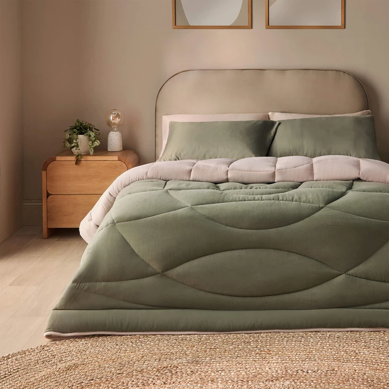 Silentnight Coverless Luxury Washed Duvet & Pillowcase Set - Soft Stylish 10.5 Tog Two Reversible Colours Bed Quilt - All Year Round Comfort No Cover Needed, Olive & Natural, King