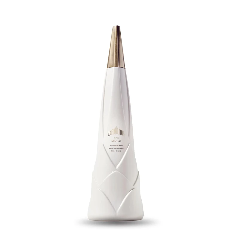 Bandida Blanco Mezcal Ultra Premium - Ancient Tahona Stone-Crushed 12-Year Espadín, Wild Pine Vat Fermentation, 4th Generation Maestro, Real Gold Aztec Bottle, 43% ABV 70cl