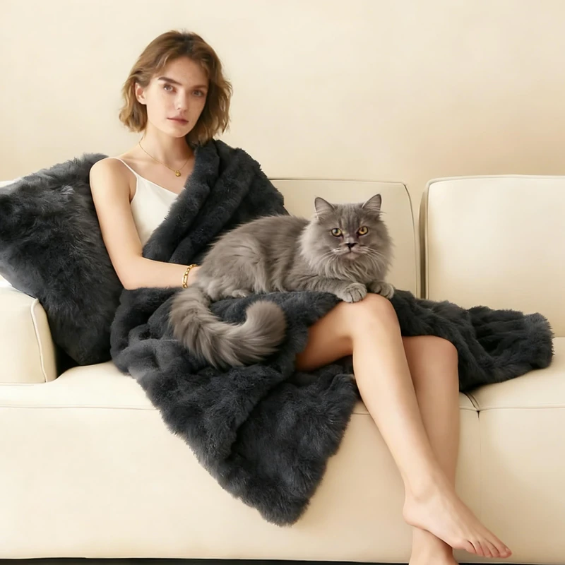 Luxury Faux Fur Electric Heated Throw Blanket UK - 8 Heat Settings, 10-Hour Timer, Overheat Protection & OEKO-TEX Certified, Soft Fluffy for Family, Couch, Bed, All Seasons Home Relaxation