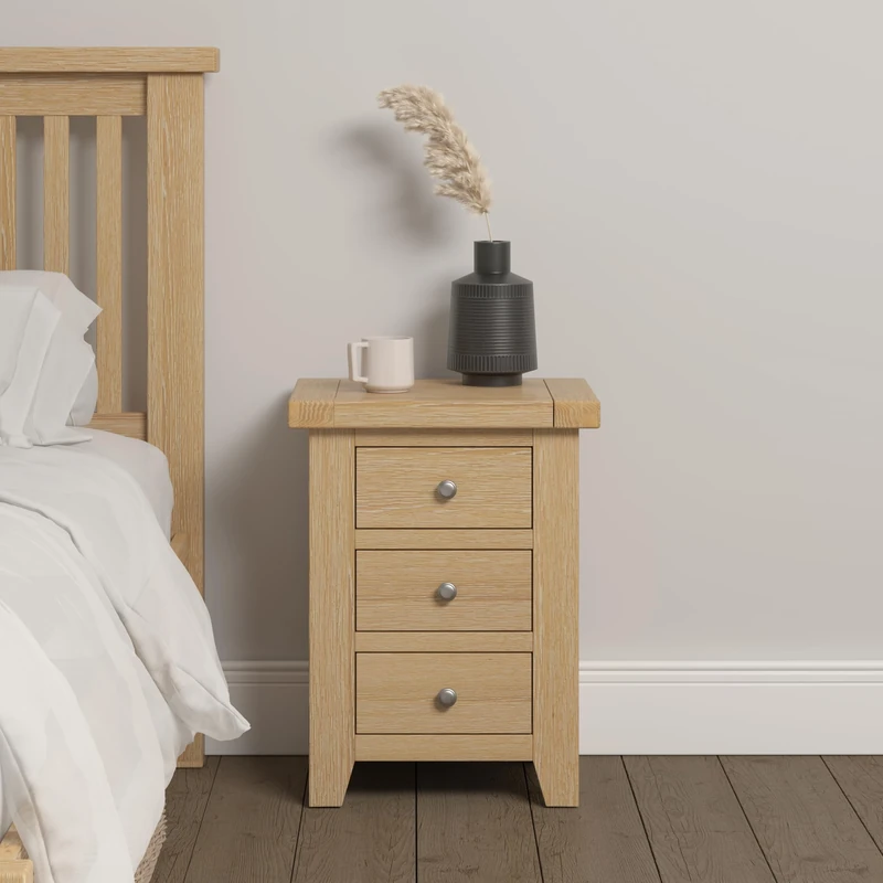 Seconique Windsor 3 Drawer Bedside in Natural Oak