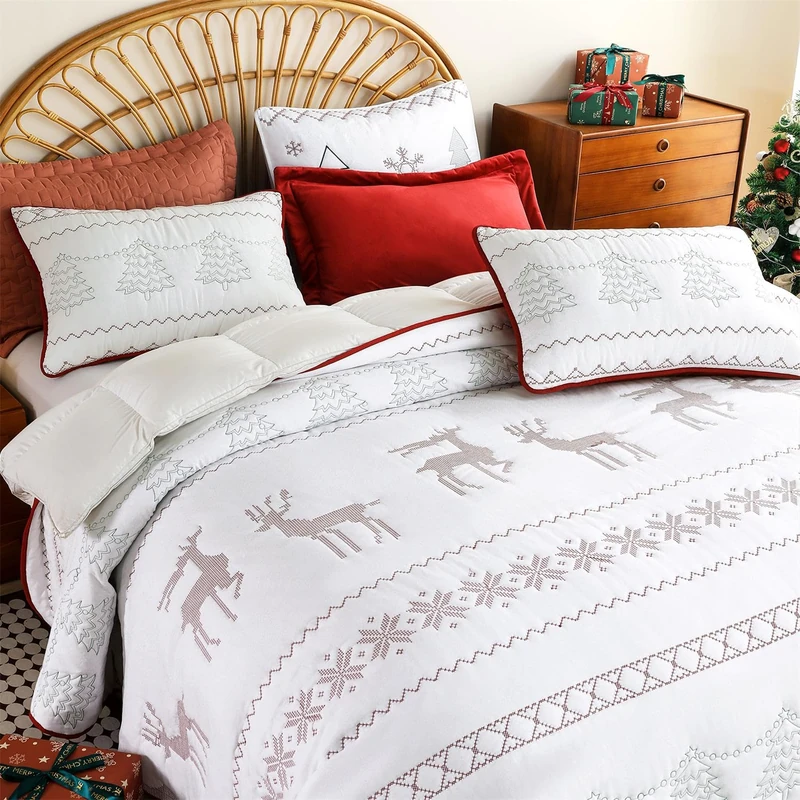 Cmfshape Christmas King Size Quilt Set Red-106"x96" Cal King Bedspread with 2 Pillow Shams-Exquisite Embroidery Bedding Comforter for All Season-Lightweight Coverlet-Festival Decorations