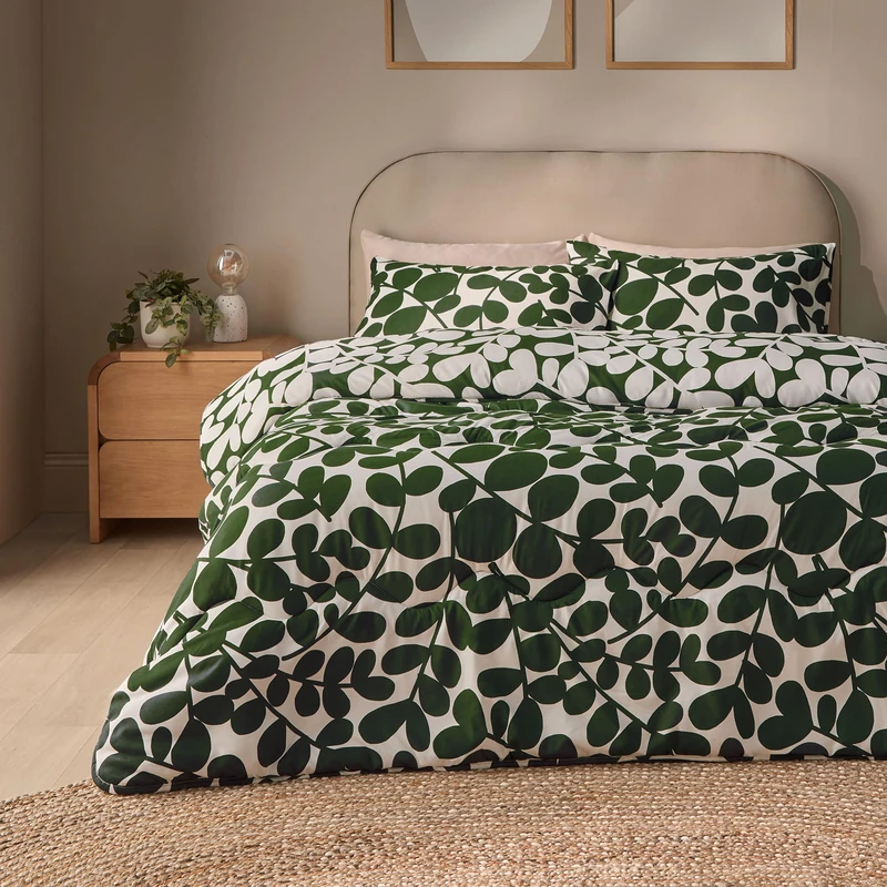 Silentnight Coverless Leaf Print Duvet & Pillowcase Set - Supersoft Stylish 10.5 Tog Bed Quilt - Two Reversible Designs - All Year Round Comfort No Cover Needed, Green, Super King