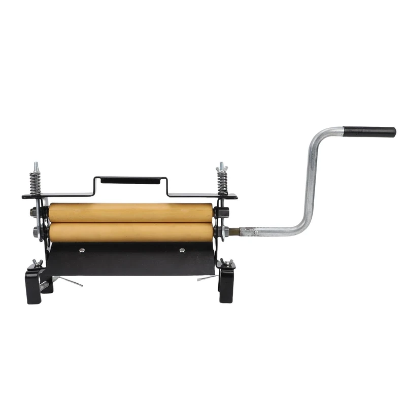 Luqeeg Portable Laundry Wringer, Heavy Duty Off Grid Laundry Wringer with High Density Rubber Rollers Removes 95% of Water Suitable for Car Washing, Camping, RV Trips