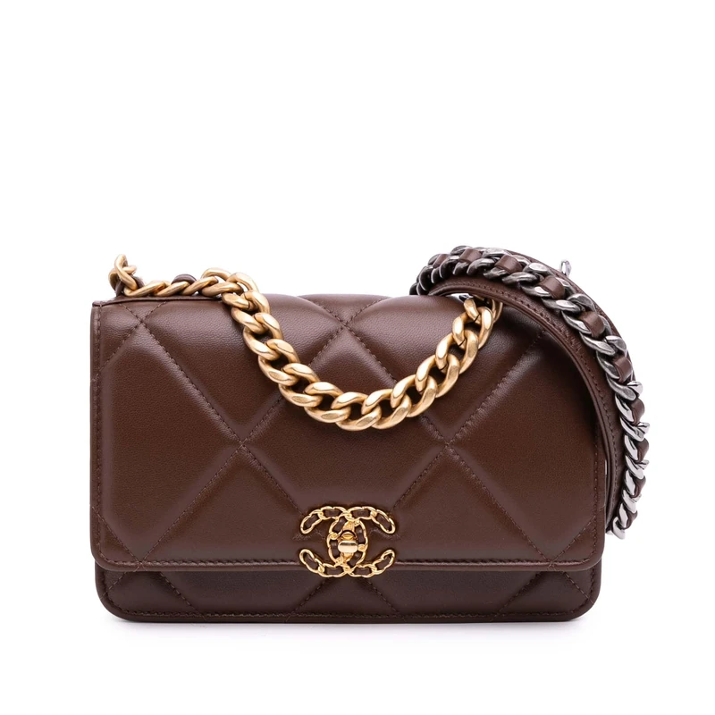 Pre-Loved Quilted Lambskin 19 Wallet on Chain