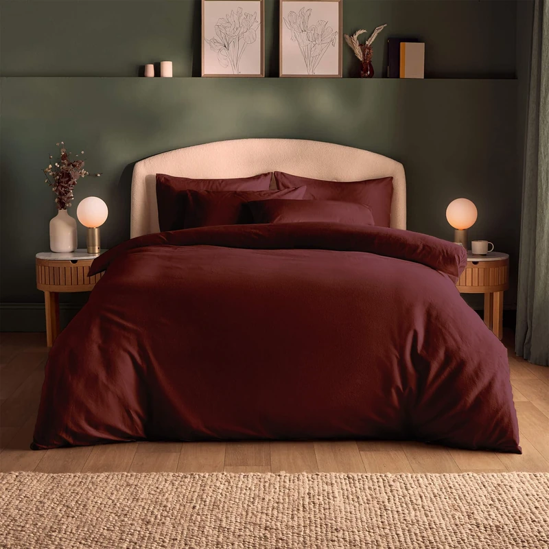 Silentnight Brushed Cotton Duvet Set - Soft Velvety Touch 100% Cotton - Cosy Warmth Feel Breathable Lightly Brushed Hypoallergenic - Button Fastening Duvet Cover + Pillowcase Bed Set, Burgundy, King