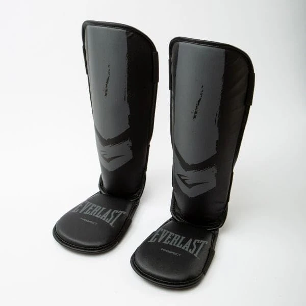 Everlast Prospect Youth Shin Guards S/M, Two-Piece, Shock Absorbent Padding, Foot & Shin Protection, Kids Kickboxing & Muay Thai