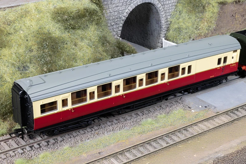 Hornby R40463A BR Maunsell Brake Third Class S3753 Set 222