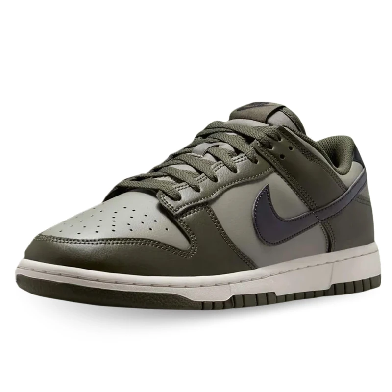 NIKE Dunk Low Retro Sneaker