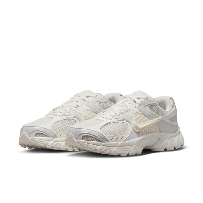 Nike Women's V5 RNR Shoes, Phantom/Phantom/Sail/MTLC Summ, 8