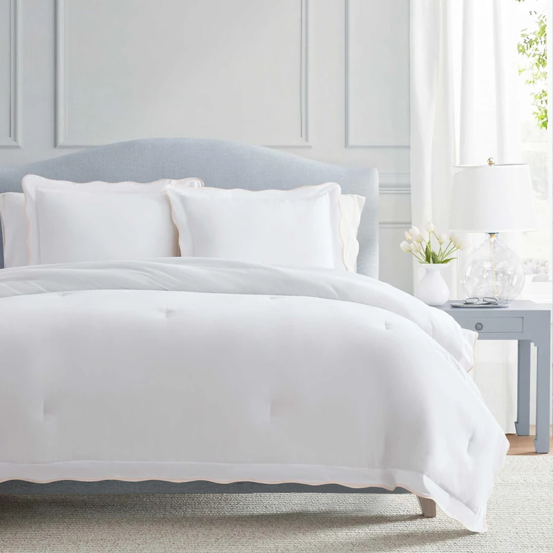 Martha Stewart - King Duvet Cover Set, Crisp & Smooth Bedding with a Cotton Percale Lightweight Feel, Reversible 3 Piece Bed Set with Matching Pillowcases (Simple Scallop Pink)