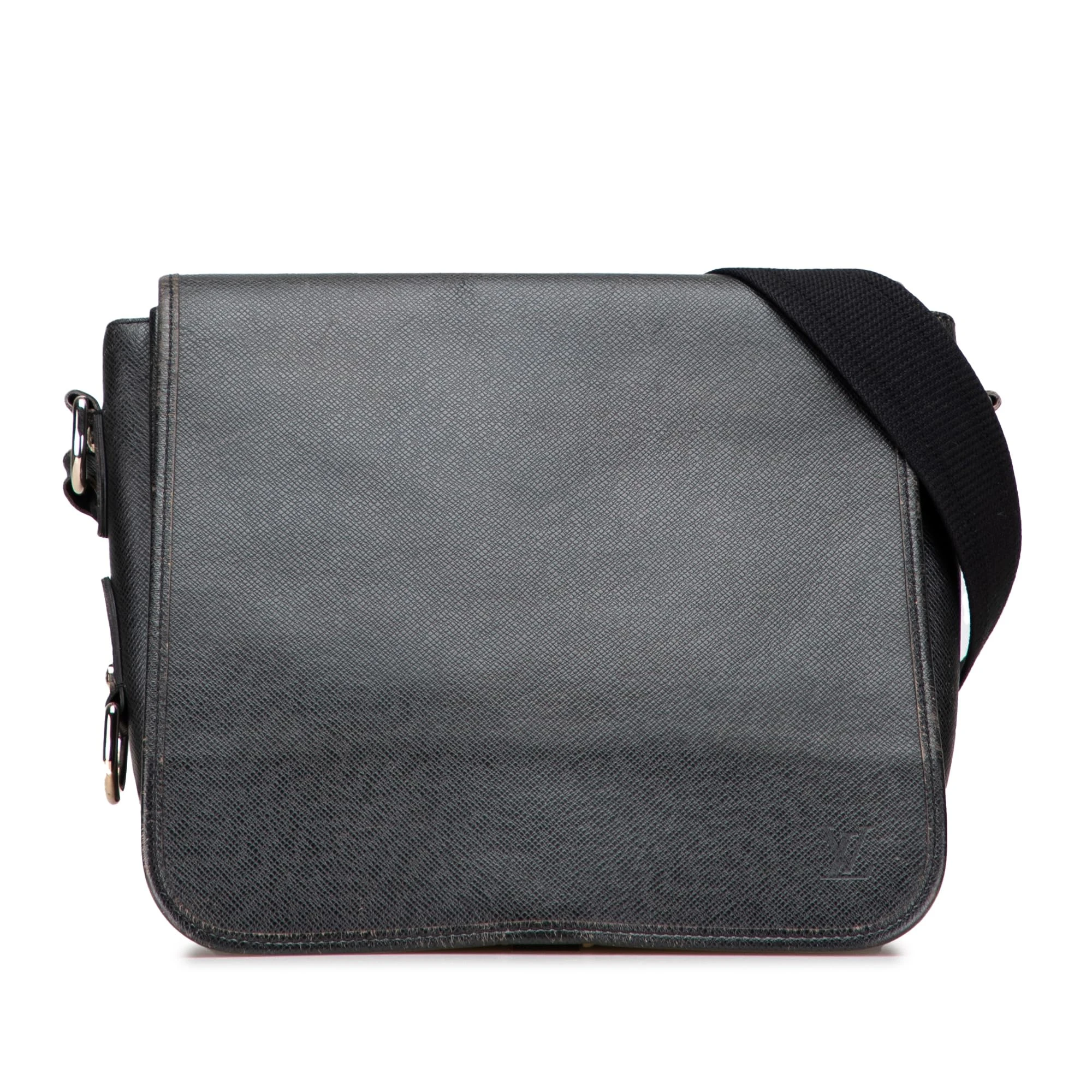 Louis Vuitton Pre-Loved Taiga Andrei