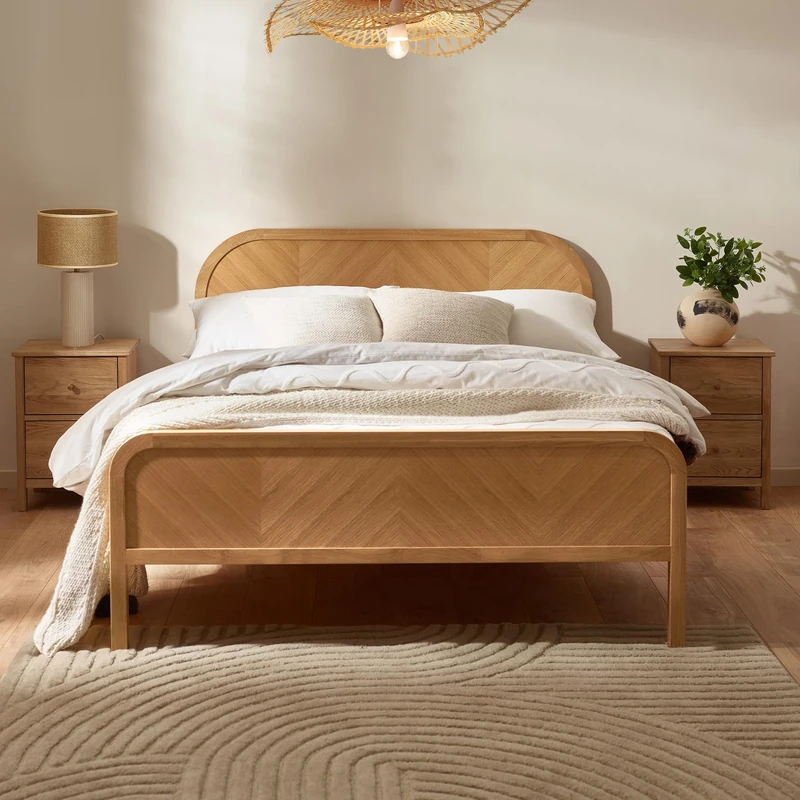 Julian Bowen Milo King Bed - Solid Oak Kingsize Bed Frame with Headboard, 150x200cm, No Box Spring Needed, Retro Art Deco Chevron Style - H 95 x D 206.5cm