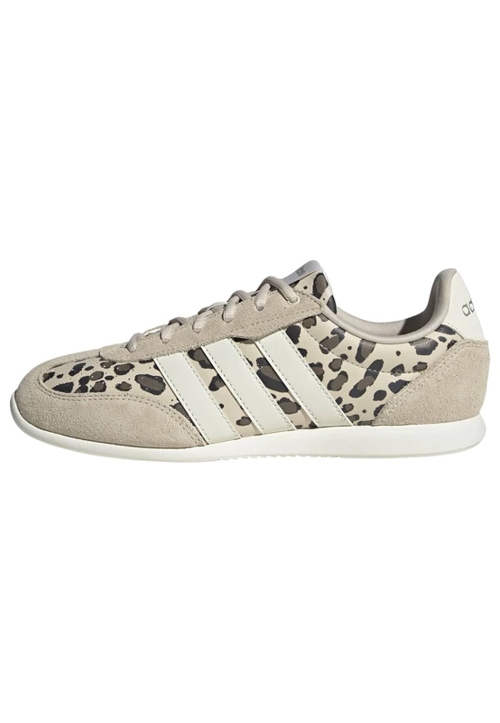 adidas Women's Barreda Lo Shoes, Crystal Linen/Off White/core Black, 5.5 UK