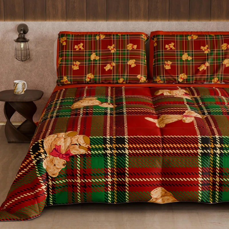 PETTI Artigiani Italiani - Winter Christmas Queen-Sized Quilt, Christmas Queen-Sized Duvet, Double-Sided Quilt with Solid Color and Digital Print of a Tartan Teddy Bear, Made in Italy