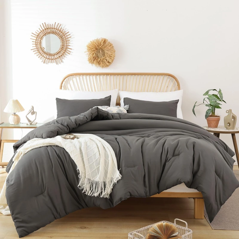 ROSGONIA Oversized King Comforter 120x120, 3pcs Super King Comforter (1 Dark Gray Comforter & 2 Pillowcases) Lightweight Warm Bedding Blanket Quilt