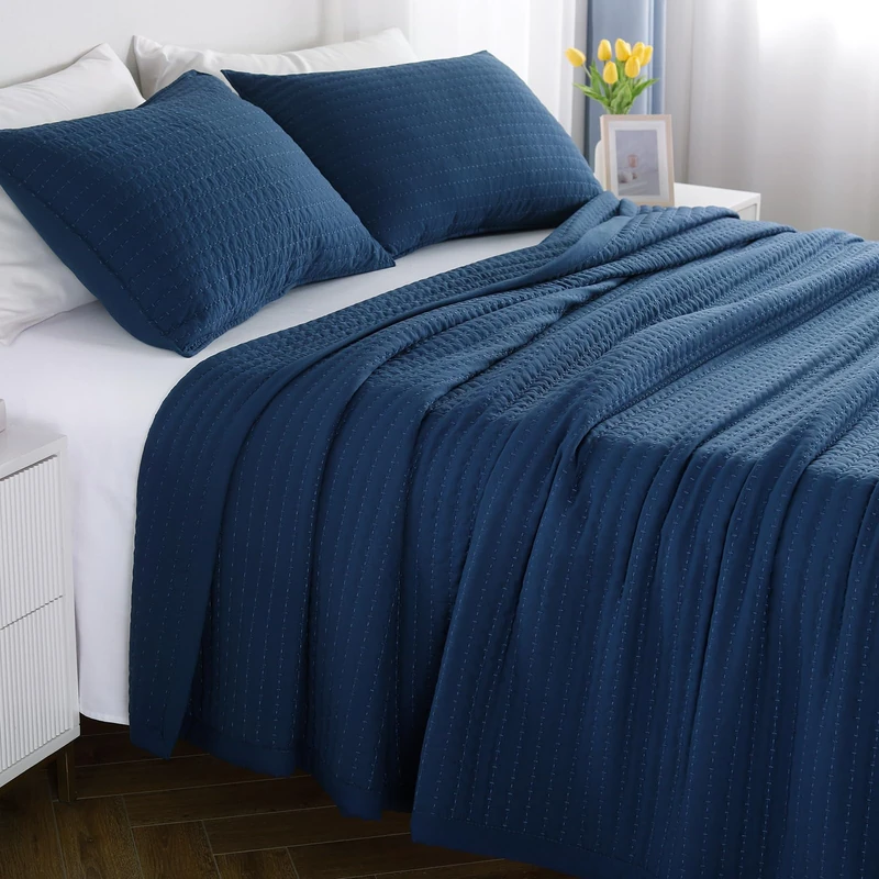 DAWNDIOR King Quilt Set 104 x 90 in, Lightweight, Dark Blue