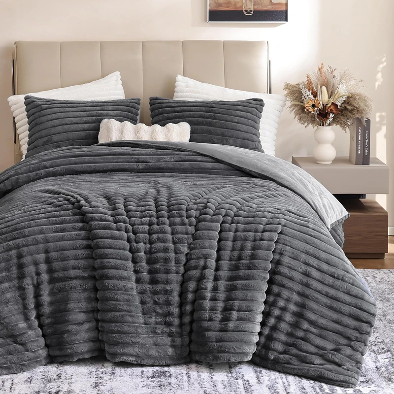 weigelia Grey Comforter King Set – Ultra Soft Plush Fleece Dark Grey Bed Set, Fluffy Warm Luxury Bedding Comforter with 2 Pillowcases, Cozy Heavy Warm Bed Set for Winter