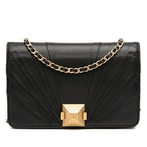 Chanel Pre-Loved Lambskin Pyramid Wallet On Chain Handbag