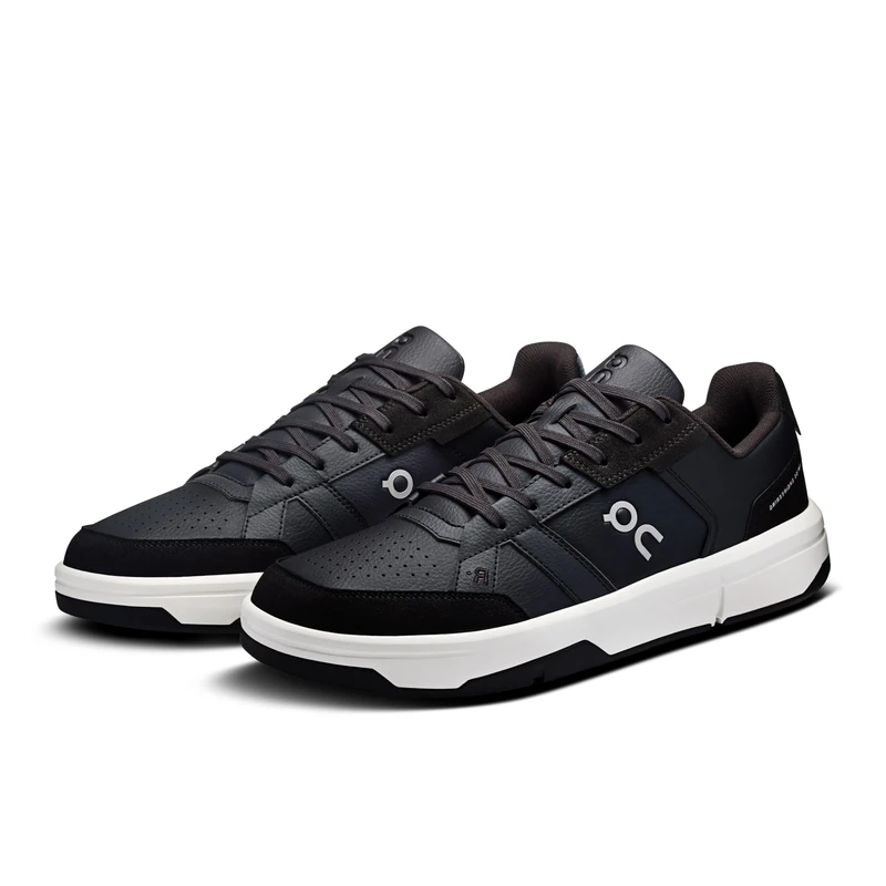 On Running The Roger Clubhouse Running Shoe Black White