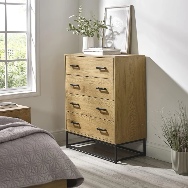 Julian Bowen Harlow Chest of Drawers - 4 Drawer Wooden Cabinet with Industrial Black Metal Handles & Legs, Oak Effect Storage Dresser for Bedroom & Living Room - 100 x 80 x 40cm