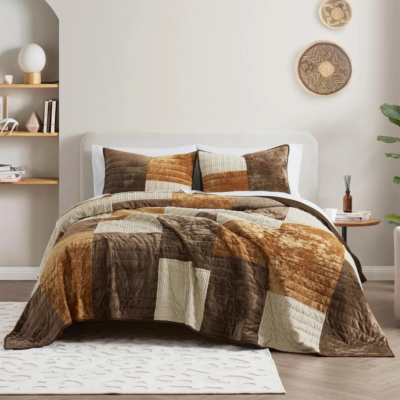 Wonderful Velvet Quilt Queen Size Patchwork Bedding Set, Caramel Brown Lightweight Comforter Luxury Bedspread Boho Coverlets with Pillow Shams for All Season