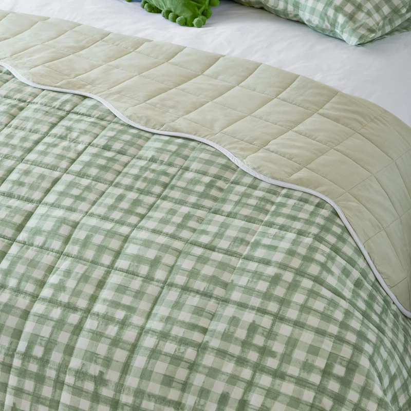 furn. Scallop Bedspread – Reversible Quilted Gingham Check Scalloped Edge Coverlet Bedding (Sage – 265x265cm)