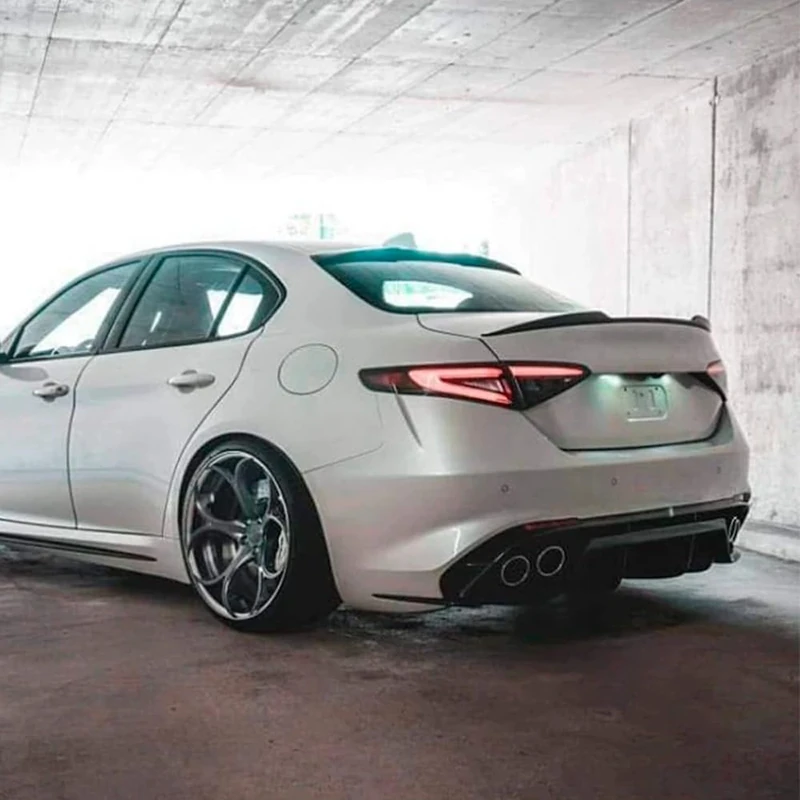 AutoStyle Rear spoiler compatible with Alfa Romeo Giulia (952) 2015- (ABS Glossy Black)
