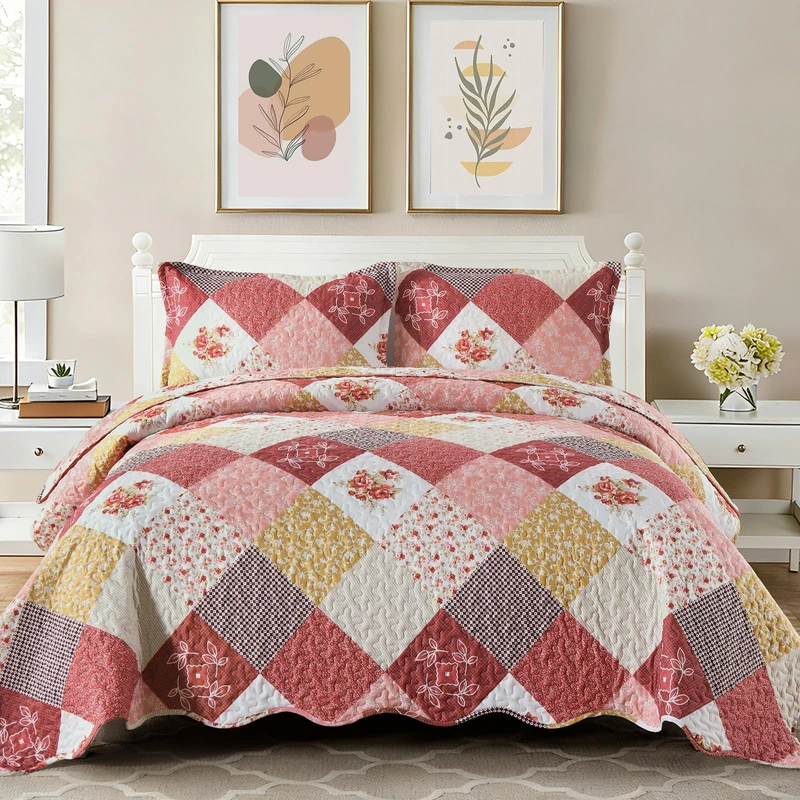 Dinjoy Floral Plaid Patchwork Quilt Set King Size, Reversible Pink Bedding Set Soft Microfiber Lightweight Bedspread Coverlet 3 Piece Fall Autumn Summer Use (110x90 inches)
