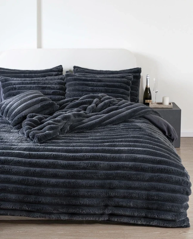 Chunky Faux Fur Duvet Cover Set - Super King - Dark Charcoal
