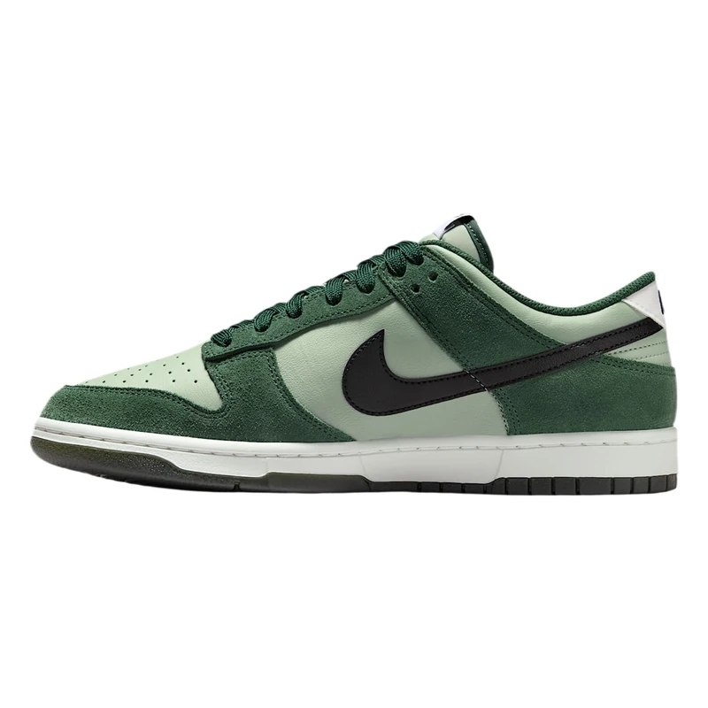 Nike Dunk Low Retro SE Sneaker - Image 1