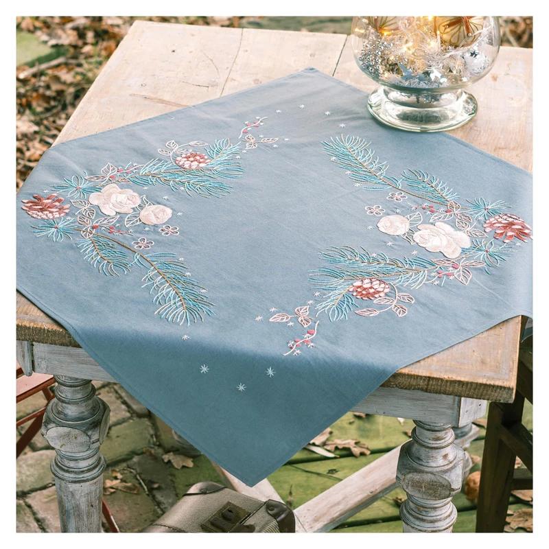 VERVACO Pre-Printed Embroidery Kit Christmas Rose Tablecloth Embroidery Set Table Linen Approx. 72 x 72 cm DIY Creative Size Kit Hobbies Adults Home Decor Embroidery