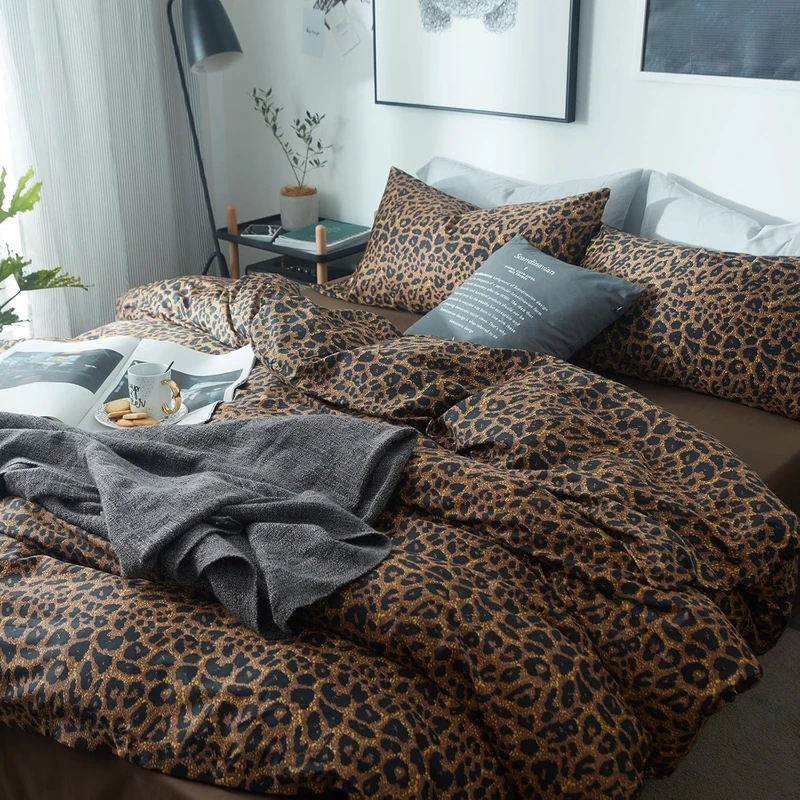 Leopard Print Comforter Set California King Vintage Animal Cheetah Printed Comforter with 2 Pillowcases Fluffy Soft Microfiber Floral Bedding Set 3 Pieces Farmhouse Leopard Pattern Comforter Set