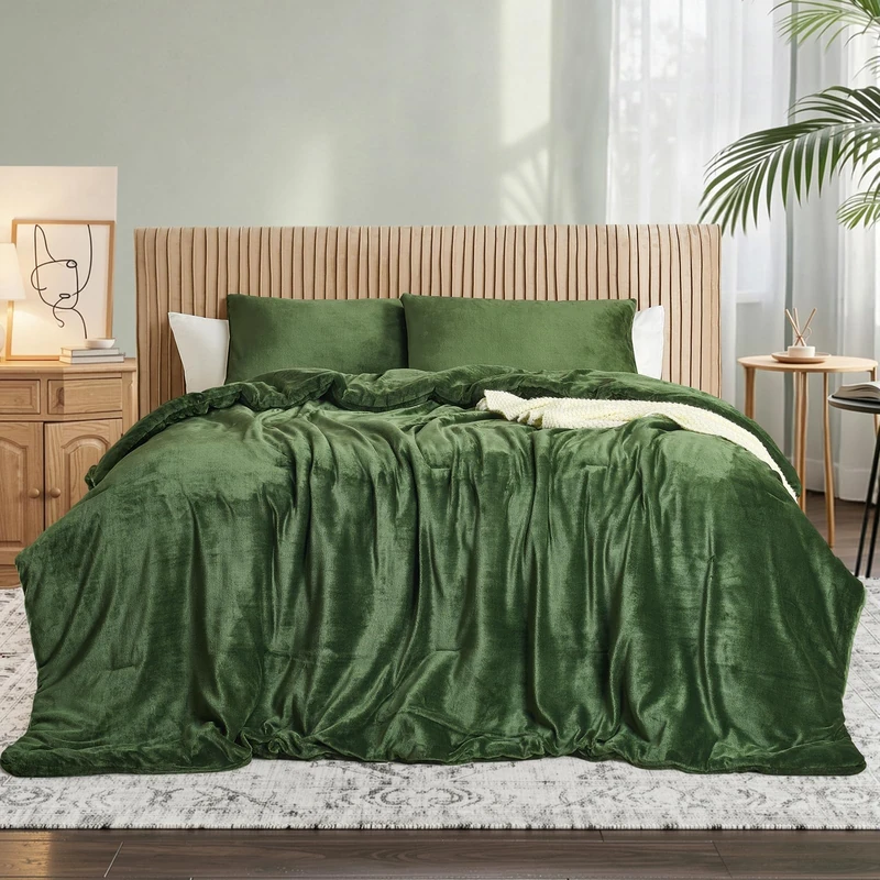 Wajade Queen Size Comforter Set- 3 Pieces Dark Green Bed in A Bag for All Seasons Bedding Set with 1 Comforters and 2 Pillowcases