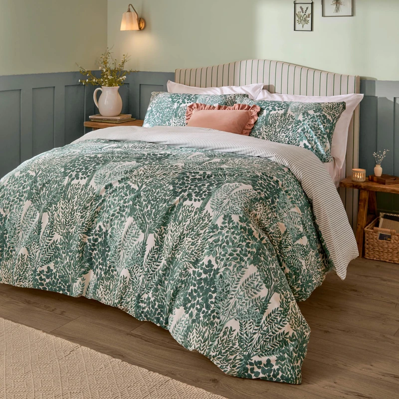 Wylder Topiary Duvet Cover Set – Reversible Woodland Tree Stripe Cotton Rich Bedding (Green - Super King)