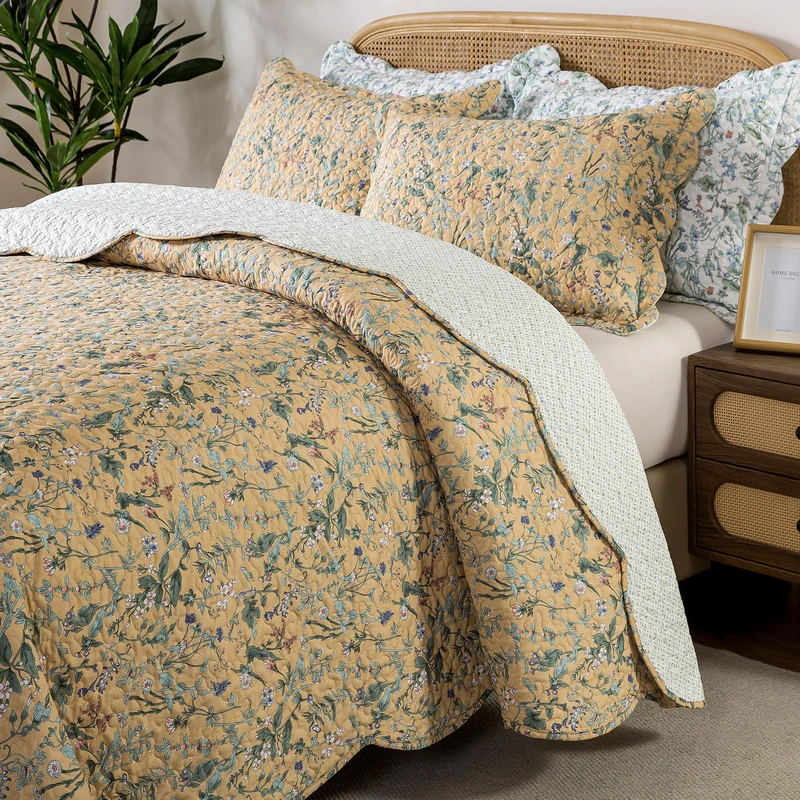 HoneiLife Quilt Set King Size - Lightweight Bedspreads 106x96, Microfiber Quilts 3-Piece, Floral Coverlets for All Season Use