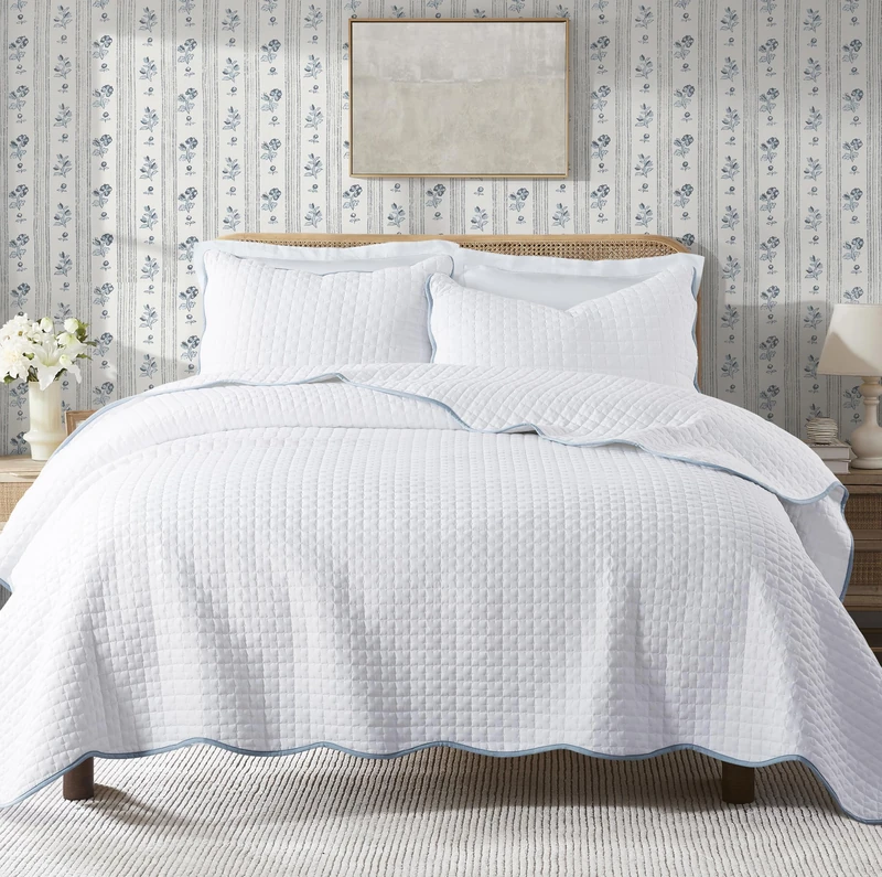WDCOZY White Oversized California King Size Quilt Bedding Set, Cal King Scalloped Farmhouse Country Rustic Lightweight Soft Coverlet, Cute Cozy Kantha Pick Stitch Bedspread, Blue Edge White Stitching