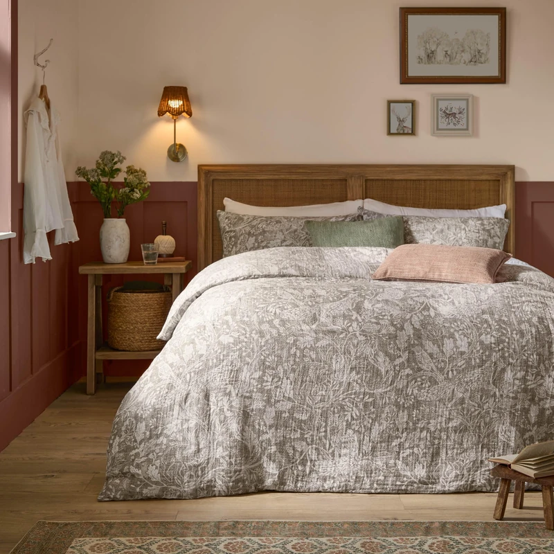 Voyage Maison Cademuir Duvet Cover Set – Woodland Toile Muslin Cotton (Nut - King)