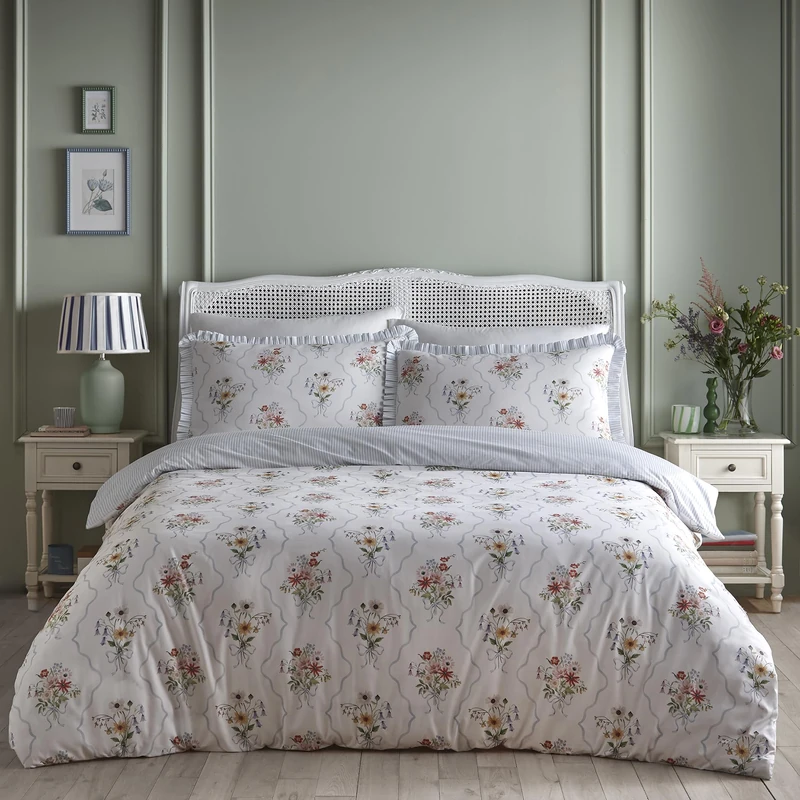 Appletree Floral Bouquet Duvet Cover Set Super King 260 x 220cm – 100% Cotton Bedding with Classic Floral Design, Includes 2 Pillowcases