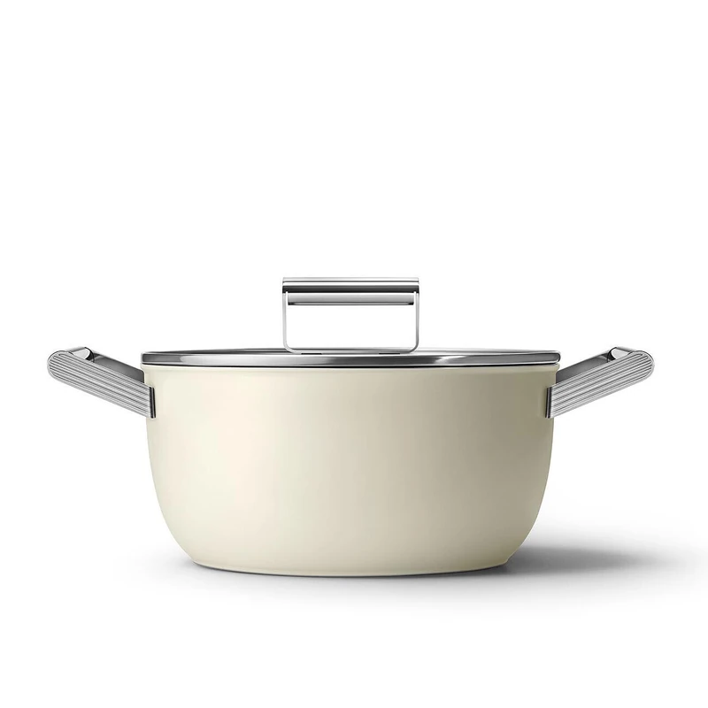 Smeg 50’s Style Non-Stick Casserole Dish, Suitable for All Cooktops, Oven Proof, Tempered Glass Lid, Stainless Steel Handles, Made in Italy, 24cm, Matte Cream, CSF2412CRM