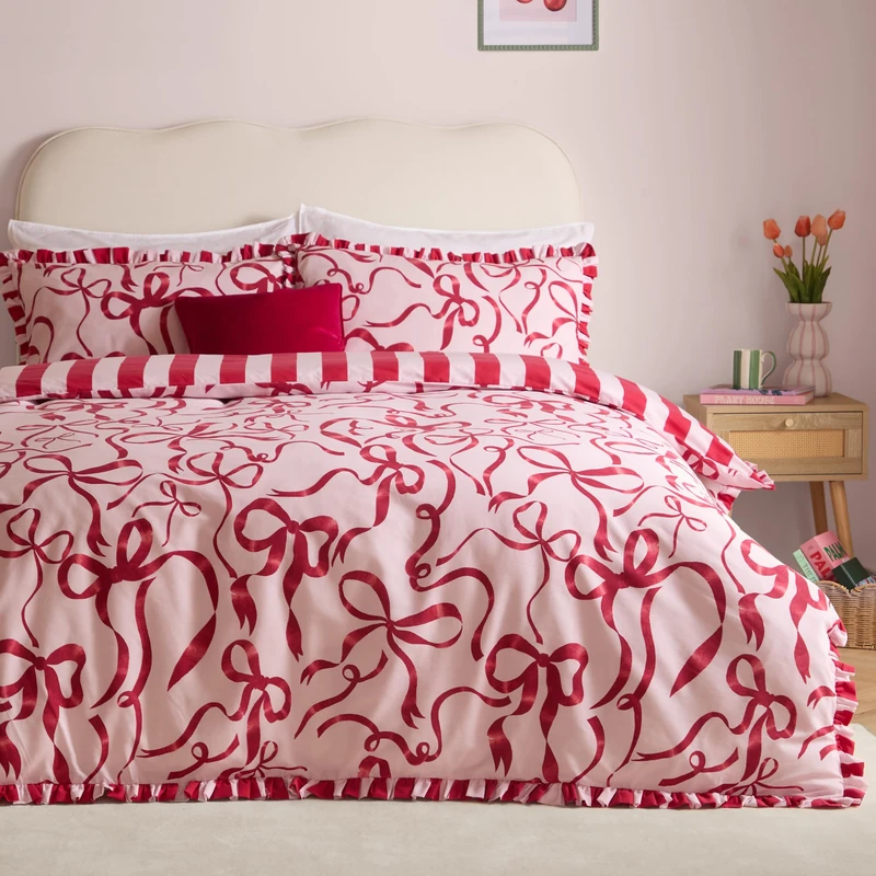 furn. La Vie En Bows Duvet Cover Set – Reversible Easy Care Striped Bow Ruffle Trim Cotton Blend Bedding (Pink Red - Super King)