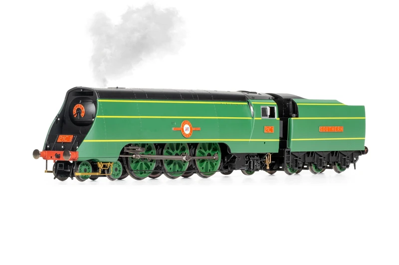Hornby R30399SS SR Merchant Navy Class 4-6-2 21C1 Channel Packet - Steam Generator Locomotive - Steam Model Railway OO Gauge